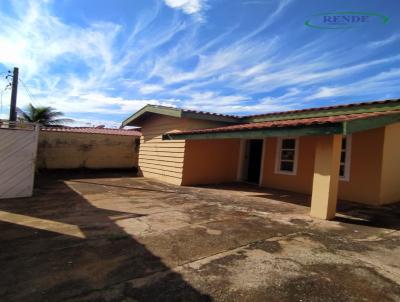 Casa para Venda, em Pirassununga, bairro Clayton Malaman, 3 dormitrios, 1 banheiro, 2 vagas