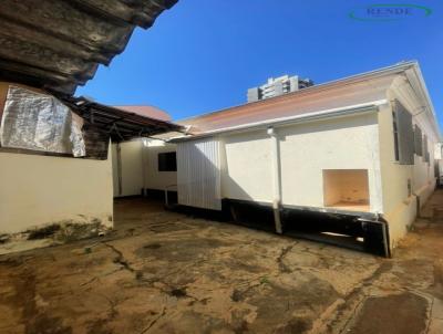 Casa para Venda, em Pirassununga, bairro Centro, 5 dormitrios, 4 banheiros, 2 vagas