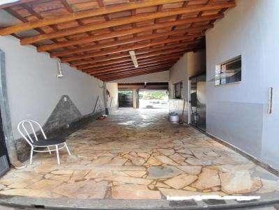 Casa para Venda, em Pirassununga, bairro Jardim Treviso, 3 dormit�rios, 1 banheiro, 1 su�te, 1 vaga