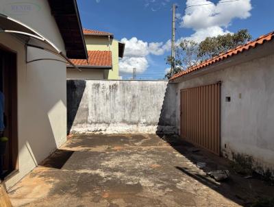 Casa para Venda, em Pirassununga, bairro Jardim Veneza, 2 dormit�rios, 1 banheiro, 1 su�te, 2 vagas