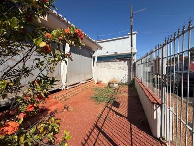 Casa para Venda, em Pirassununga, bairro Centro, 3 dormit�rios, 3 banheiros, 2 vagas