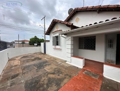 Casa para Venda, em Pirassununga, bairro Centro, 3 dormit�rios, 1 banheiro, 1 vaga