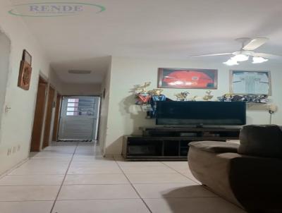Casa para Venda, em Pirassununga, bairro Jardim Residencial Ferrari, 3 dormit�rios, 2 banheiros, 2 vagas