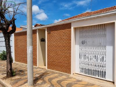 Casa para Venda, em Pirassununga, bairro Centro, 3 dormit�rios, 2 banheiros, 10 vagas