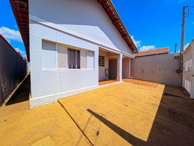 Casa para Venda, em Pirassununga, bairro Vila S�o Pedro, 2 dormit�rios, 1 banheiro, 1 vaga
